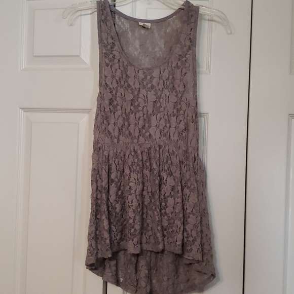 Light grey lace tank - Picture 1 of 4